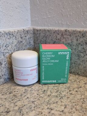 Innisfree Cherry Blossom Glow Jelly Cream